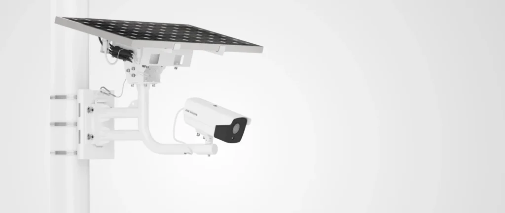 hikvision-solar-power-camera-kit-side-view Hikvision saulės maitinamos kameros komplektas – stebėjimo kameros su SIM kortele